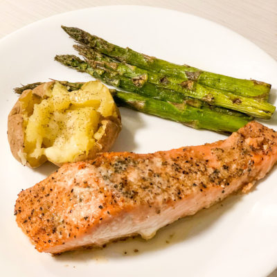 bbq salmon recipe for spring chinook salmon using lemon pepper and butter. Salmon dinner with potato and asparagus.